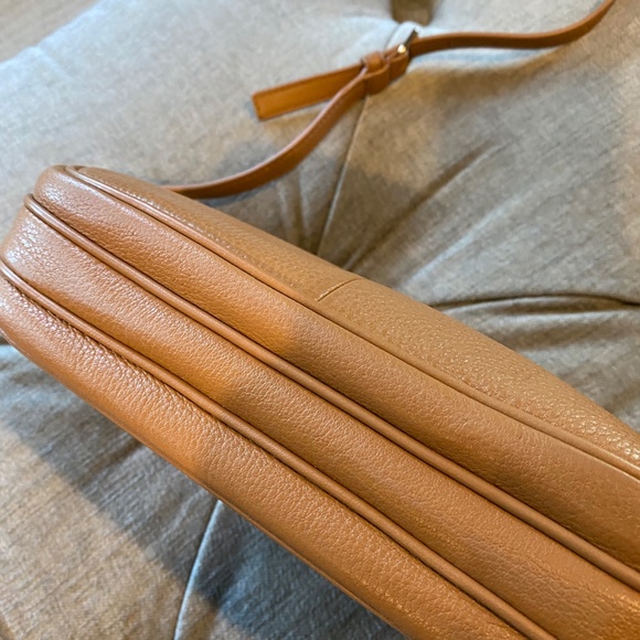 Tory Burch Tan Pebbled Leather Crossbody Bag & Matching Zip Around Wallet Set - Picture 2 of 16